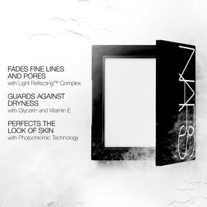 Bestsellers!NARS! LIGHT REFLECTING™ SETTING POWDER - PRESSED In CRYSTAL light